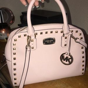 Pink Michael Kore purse with removable strap!!